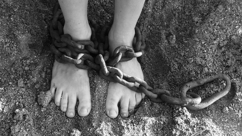 Chains-feet