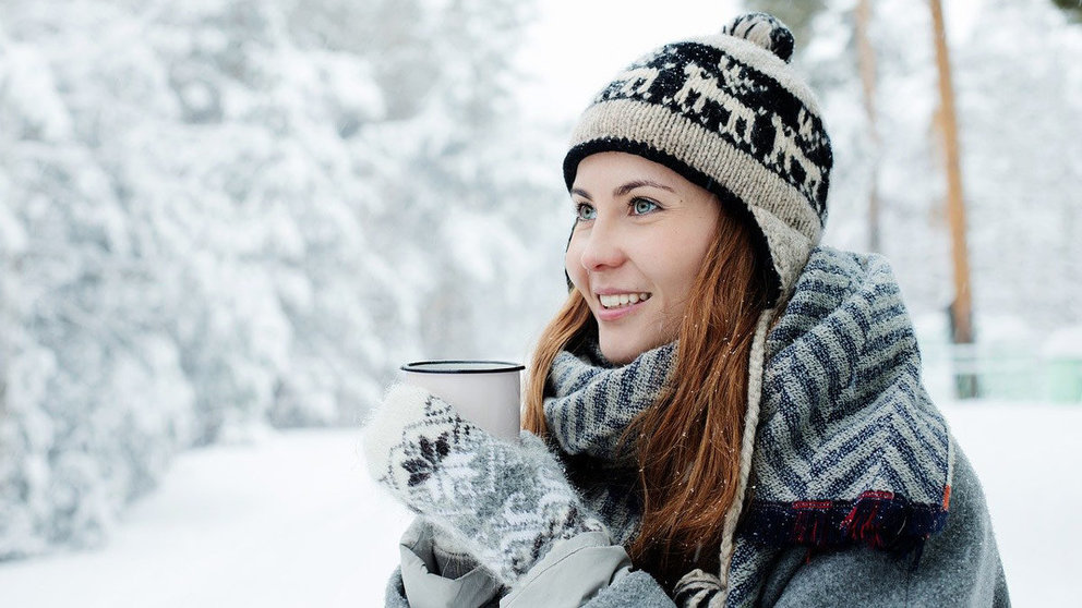 Girl-woman-snow-cup-coffee-drink-cap