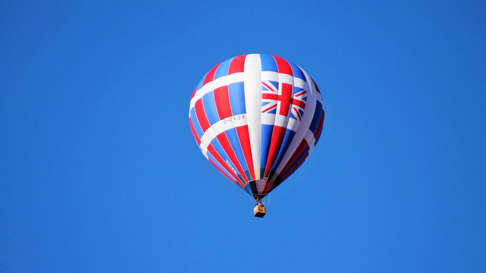 Great-Britain-UK-balloon-air-fly