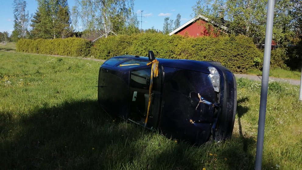 A crashed car on a Finnish highway. Photo: Foreigner.fi