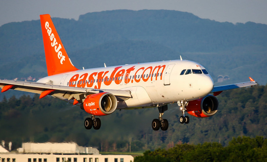 An Airbus A319 of British low-cost airline Easyjet lands at Stuttgart Airport. Low-cost airline easyJet faced a barrage of criticism in Italy on Tuesday after its online travel guide described the southern region of Calabria in disparaging terms. Photo: Christoph Schmidt/dpa