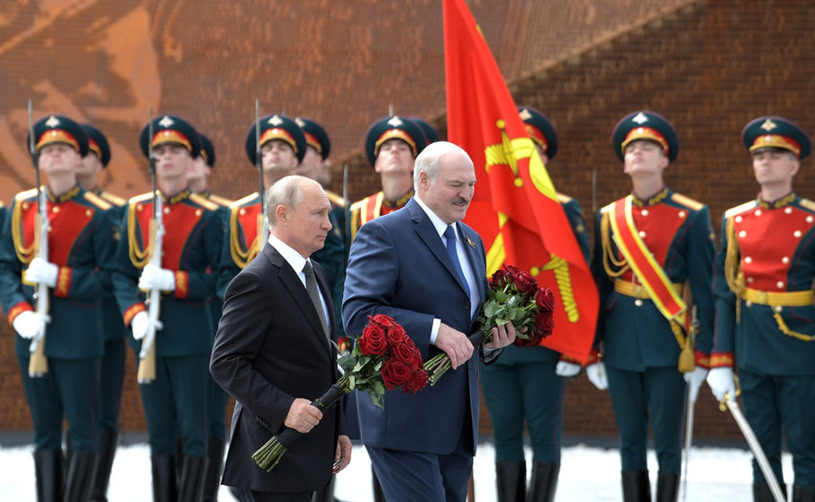 30 June 2020, Russia, Tver: Russian President Vladimir Putin (L) and Belarusian counterpart Alexander Lukashenko attend a ceremony to open the Rzhev Memorial to Soviet Soldiers. Photo: -/Kremlin/dpa