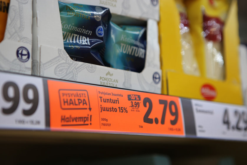 Low prices shown on Lidl shelves. Photo: Lidl.