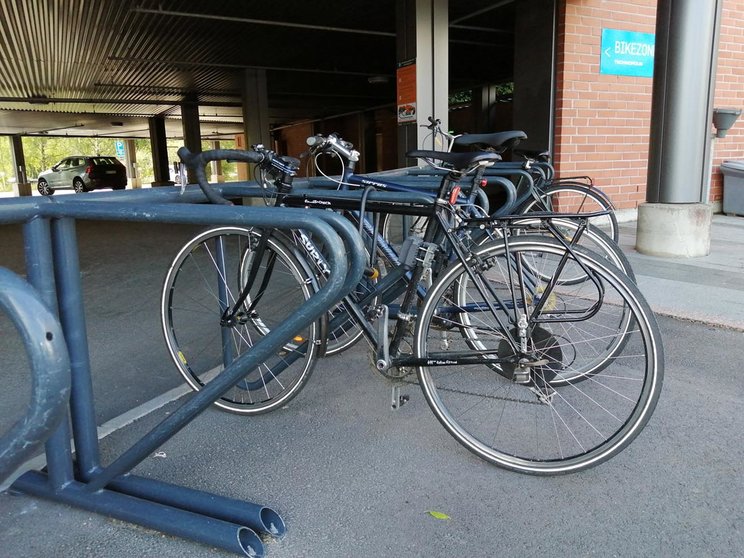 Bikes parked in a workplace in Espoo. Photo: Foreigner.fi.