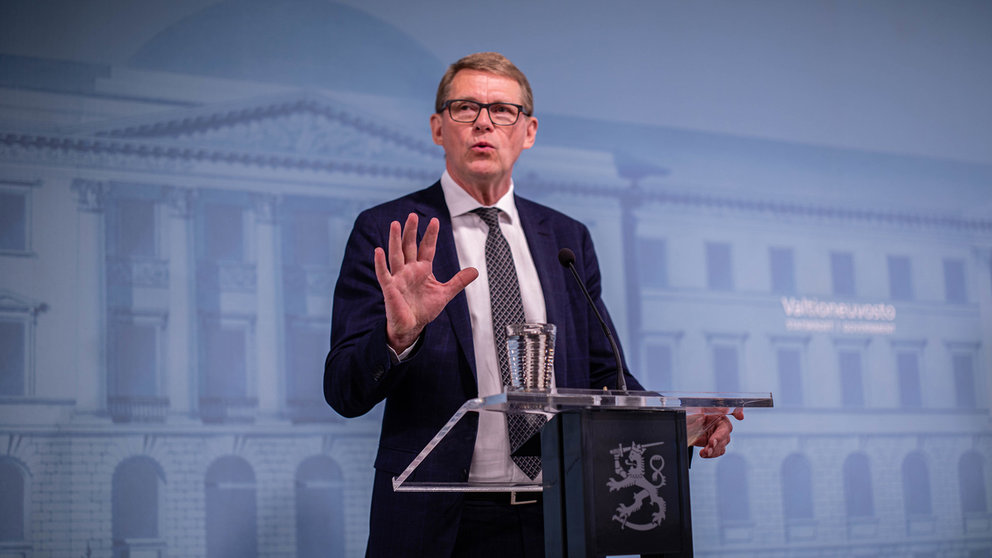 Matti-Vanhanen-Minister-Finance-by-Jussi-Toivanen-Vnk
