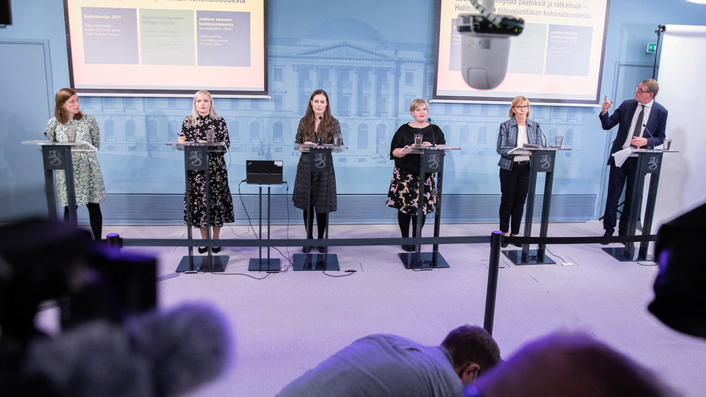The leaders of the parties that make up the government, and the Minister of Finance (R), during the presentation of the budget proposal for 2021. Photo: Lauri Heikkinen/Vnk.