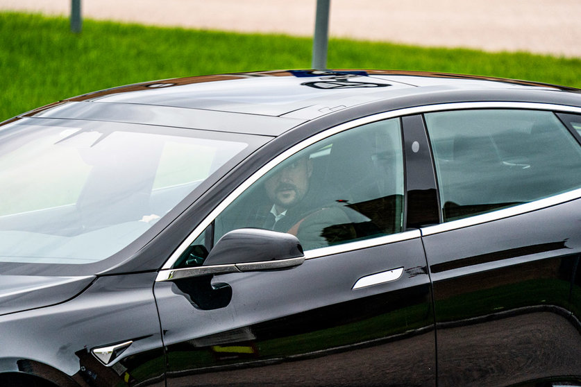 Norwegian Crown Prince Haakon drives from the Rikshospitalet after visiting King Harald. Photo: Hakon Mosvold Larsen/dpa.