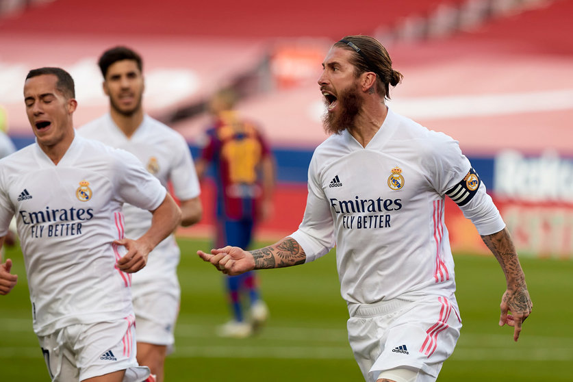 24 October 2020, Spain, Barcelona: Real Madrid&#39;s Sergio Ramos celebrates scoring his side&#39;s second goal during the Spanish Primera Division soccer match between FC Barcelona and Real Madrid CF at Camp Nou. Photo: David Ramirez/DAX via ZUMA Wire/dpa