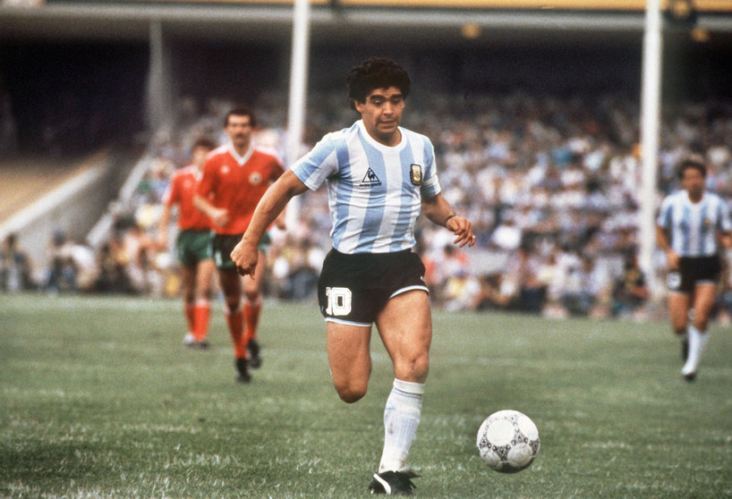 FILED - 10 June 1986, Mexico, Mexico City: Argentina's Diego Maradona in action during the 1986 FIFA World Cup Group A soccer match between Argentina and Bulgaria. Argentina football great Diego Maradona has died at the age of 60, the Argentinian Football Association said on Wednesday. Photo: ---/dpa