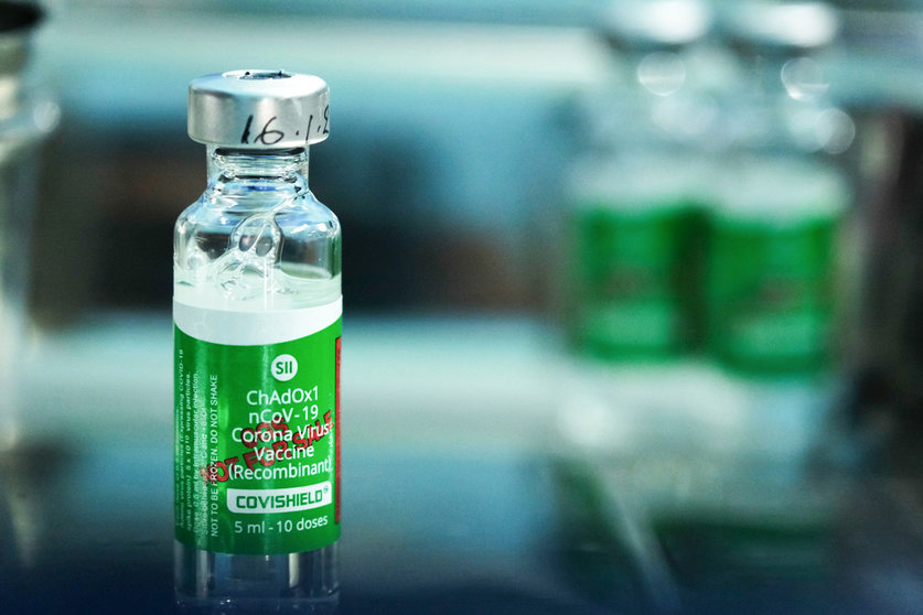16 January 2021, India, Kolkata: A general view of an Oxford/AstraZeneca COVID-19 vaccine vial during a vaccination campaign at the Madhyamgram Hospital. Photo: Dipayan Bose/SOPA Images via ZUMA Wire/dpa