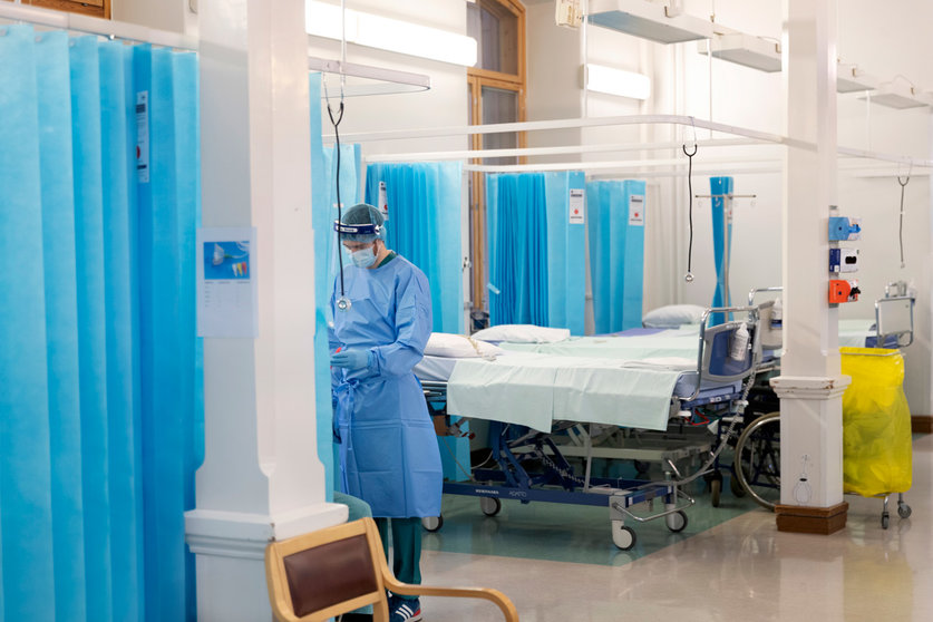 Medics-doctor-hospital-ward-Helsinki-by-@Hus
