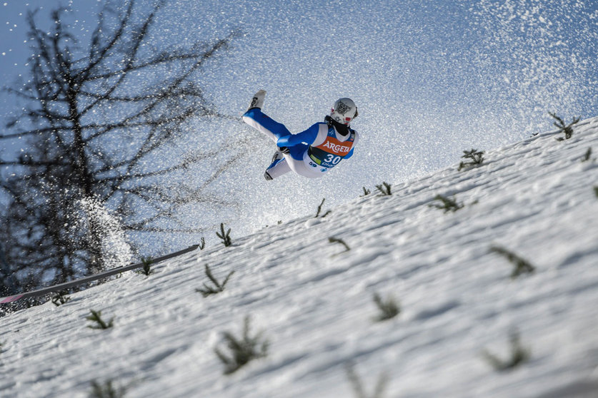 FILED - 25 March 2021, Slovenia, Planica: Norway's Daniel Andre Tande crashes during the men's flying hill event at the FIS Ski Jumping World Cup in Planica. Photo: Milos Vujinovic/SOPA Images via ZUMA Wire/dpa