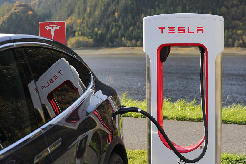 A Tesla electric car charging the batteries. Photo: Pixabay.