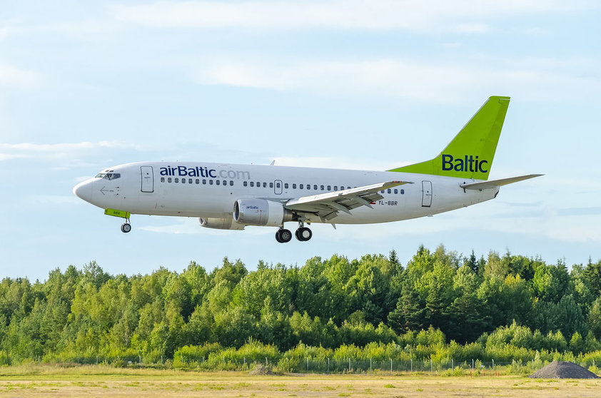 An AirBaltic plane is seen landing in Stockholm Arlanda airport. Photo: Pixabay.