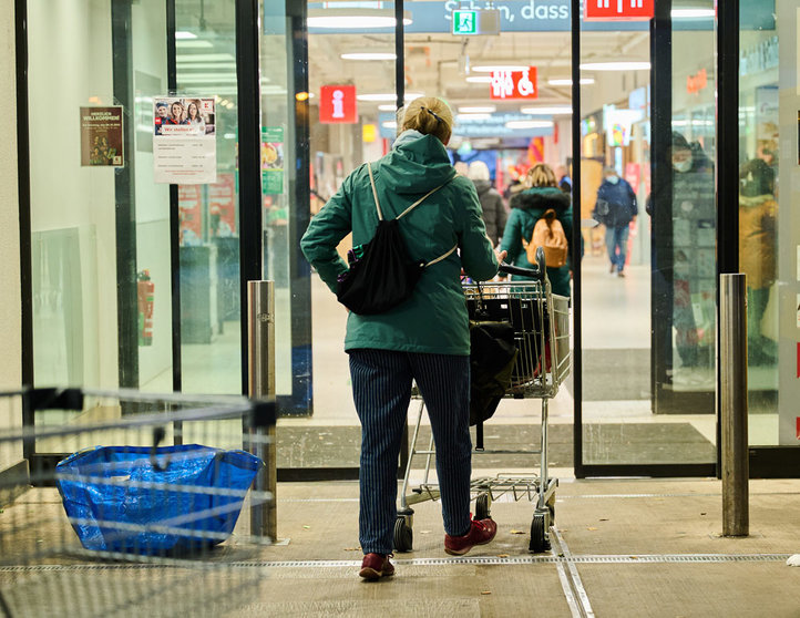 A woman heads into a Berlin supermarket on Monday. The annual rate of eurozone inflation climbed to its highest point ever in November, at 4.9 per cent, driven largely by surging energy prices, the EU statistical office Eurostat said on Tuesday. Photo: Annette Riedl/dpa.