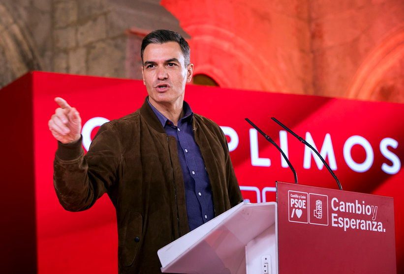 10 February 2022, Spain, Burgos: Spanish Prime Minister Pedro Sanchez speaks during an electoral campaign event of the Spanish Socialist Workers' Party, at the Patio del Monasterio de San Juan, three days before elections at Castilla y Leon. Photo: Tomás Alonso/EUROPA PRESS/dpa.